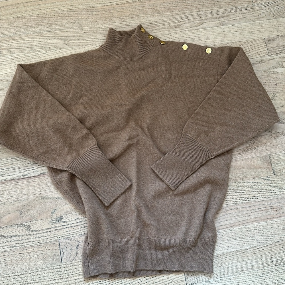 Elegant Brown Women's Sweater Set - Picture 16 of 16